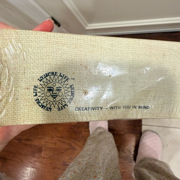 VINTAGE Embroidery Kit NWT with Colorful Birds Design - Picture 5 of 6